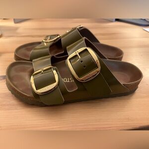 Birkenstock Arizona Big Buckle in olive green